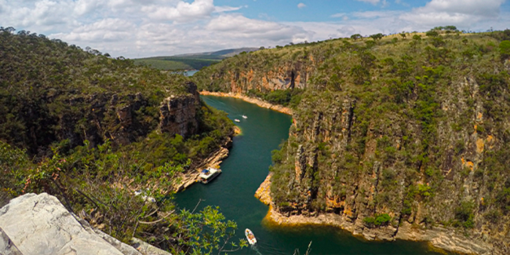 cenário dos Canyons em Capitólio Minas Gerais